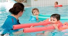 Learn how to swim at Center Parcs Les Trois Forêts