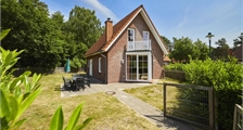 8-person dog bungalow 8BD at Landal Dwergter Sand