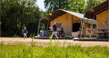 Safari tent lodge Laurier Safari tent de Zwaluw at RCN Zeewolde